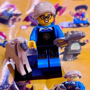 "Pet Groomer" Series 25 with Stand, Accessories, Pamphlet & box (col25-12)